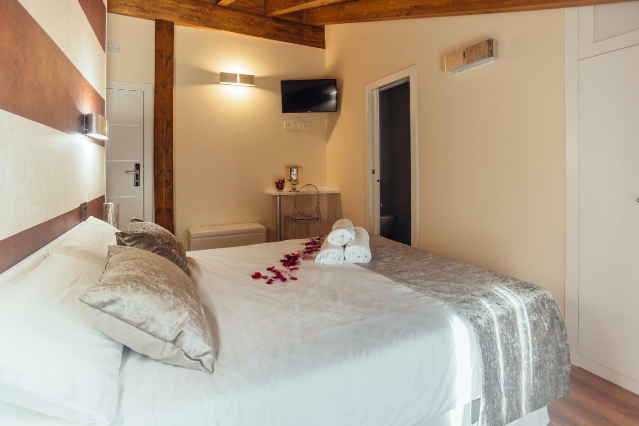 Hotel Rural Pinares De Soria 莫利诺斯德杜埃罗 外观 照片