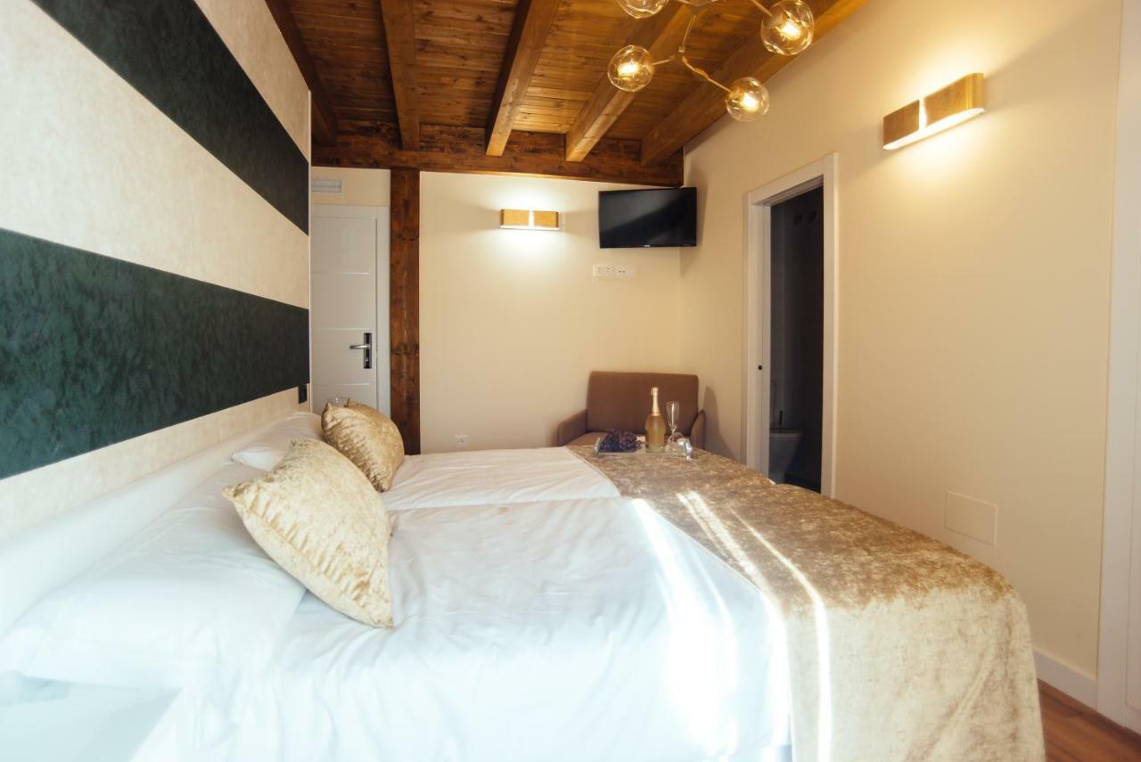 Hotel Rural Pinares De Soria 莫利诺斯德杜埃罗 外观 照片